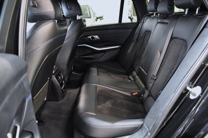 BMW 330 bild 10