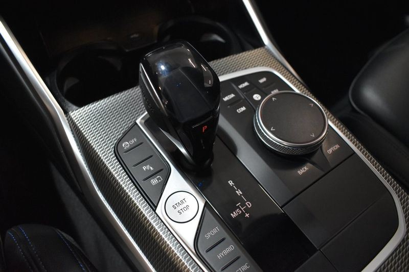 BMW 330 bild 13