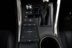 Lexus NX bild 13