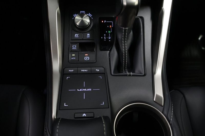Lexus NX bild 13