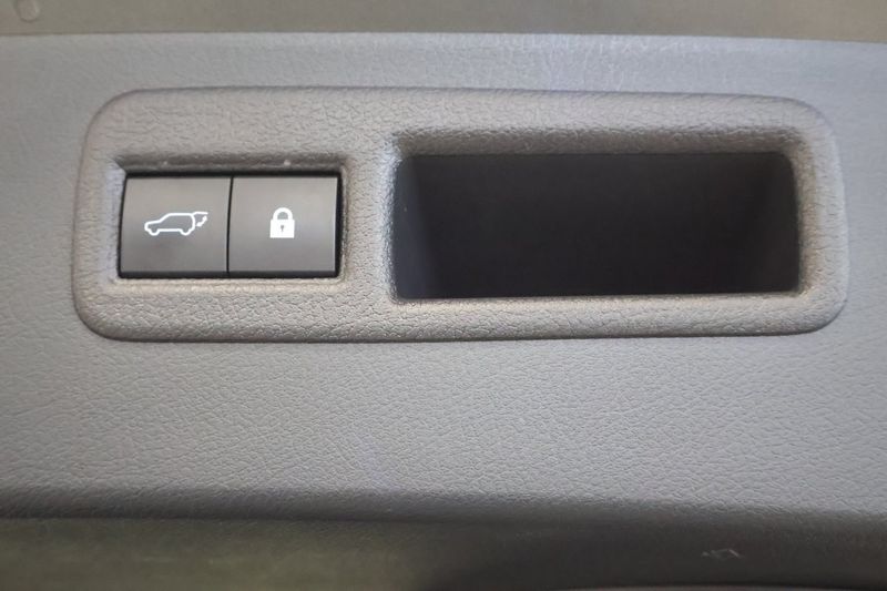 Lexus NX bild 16