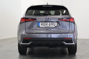 Lexus NX bild 3
