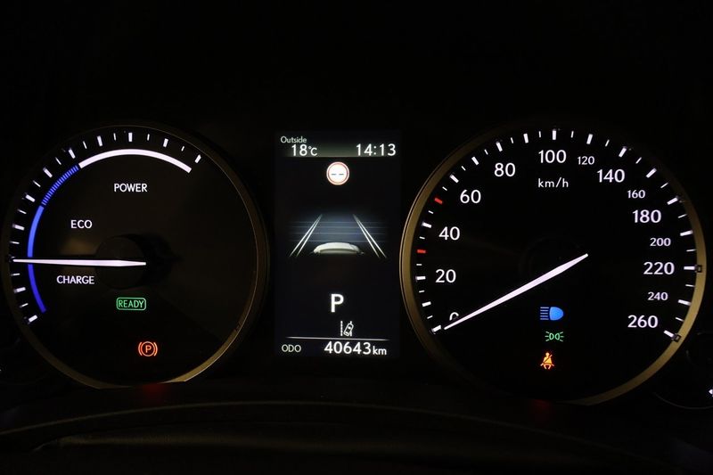 Lexus NX bild 7