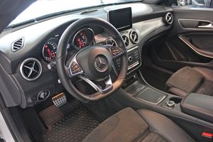 Mercedes CLA220 bild 2