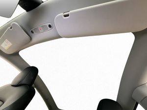 Tesla Model Y bild 18