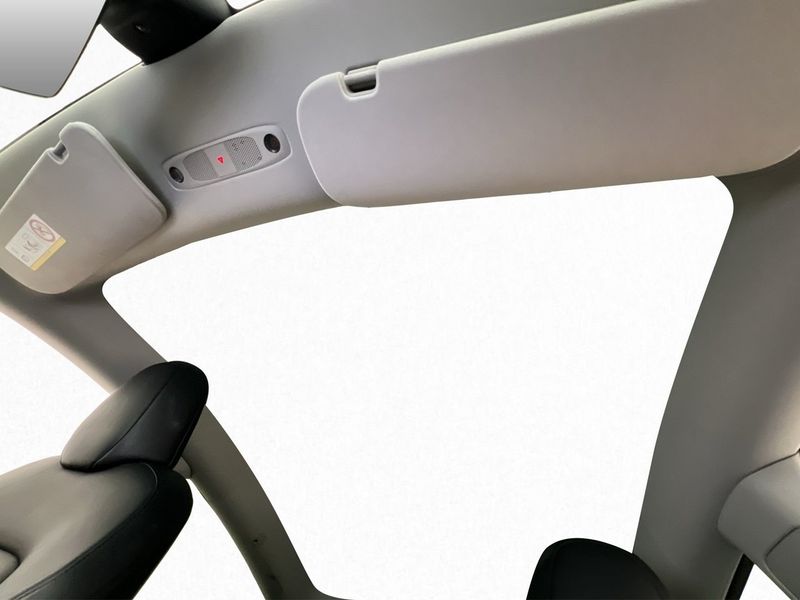 Tesla Model Y bild 18