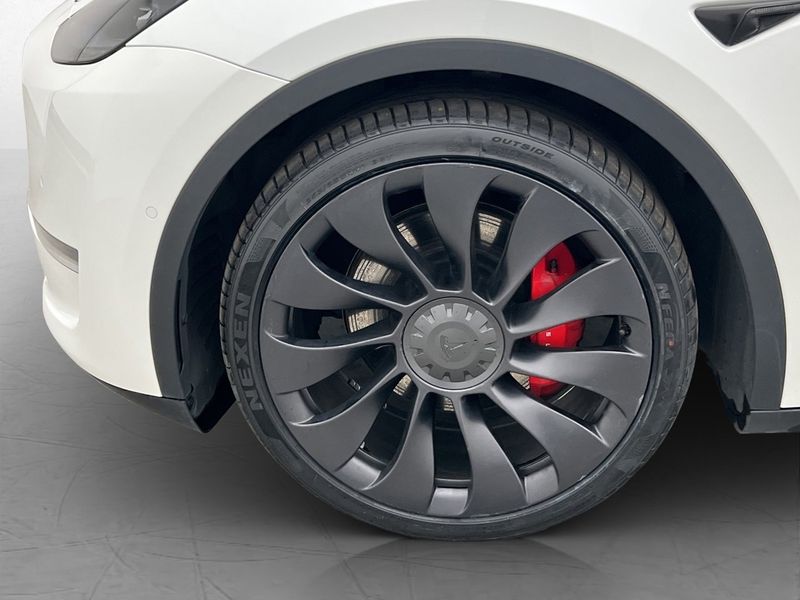 Tesla Model Y bild 33