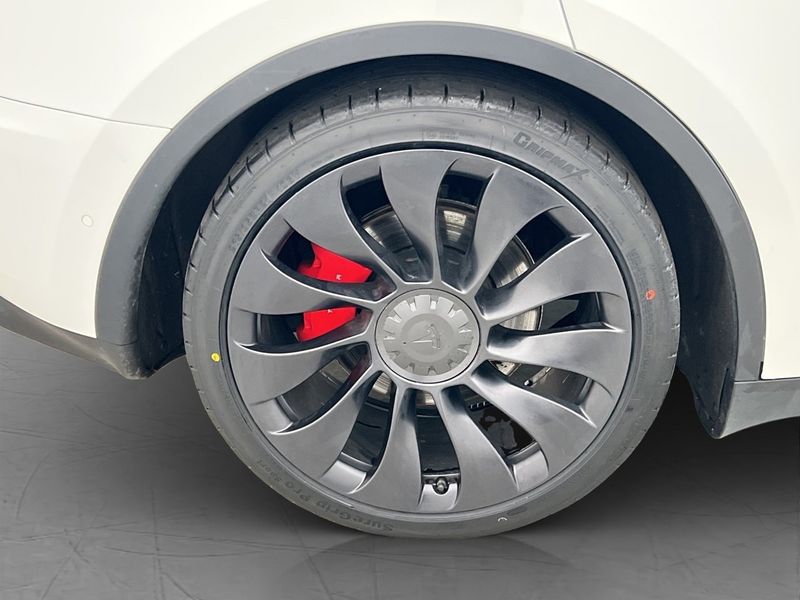 Tesla Model Y bild 31