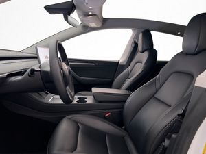 Tesla Model Y bild 16