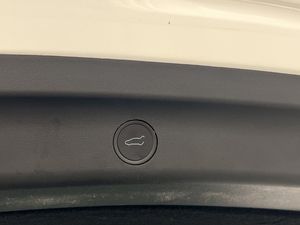 Tesla Model Y bild 29