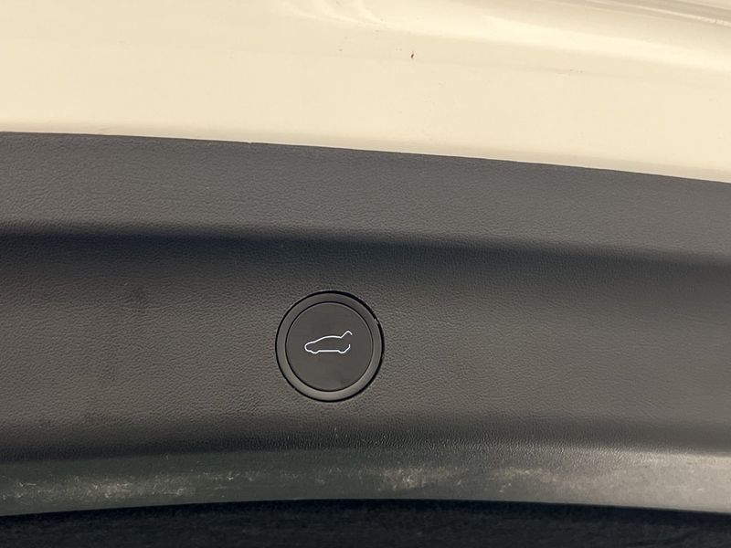 Tesla Model Y bild 29