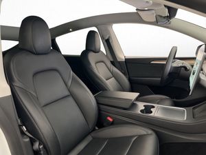 Tesla Model Y bild 14