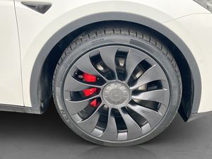 Tesla Model Y bild 30