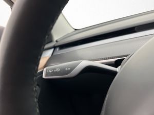 Tesla Model Y bild 26