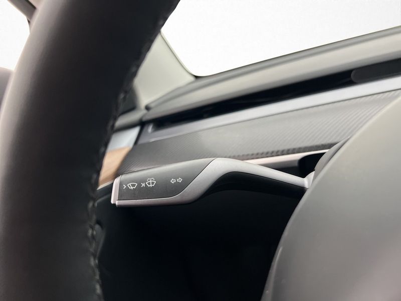 Tesla Model Y bild 26
