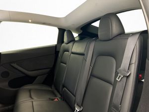 Tesla Model Y bild 17