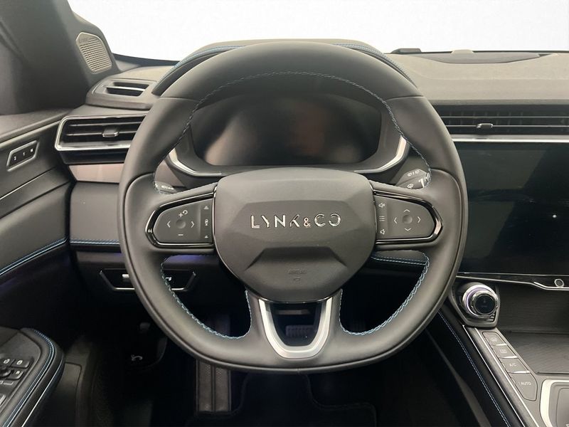 Lynk & Co 01 bild 23