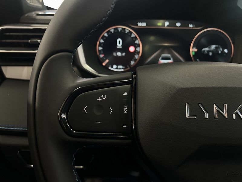 Lynk & Co 01 bild 22