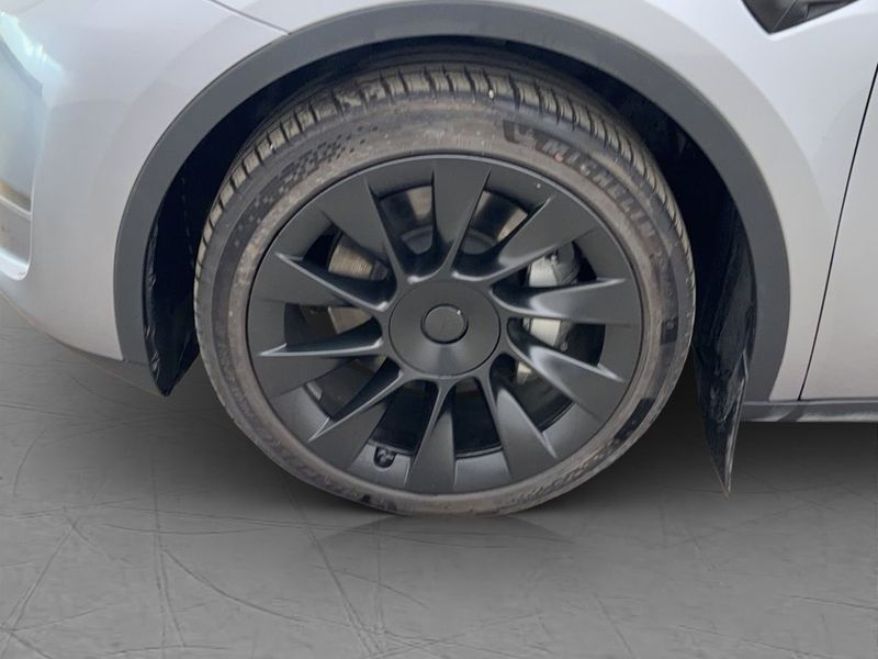 Tesla Model Y bild 32