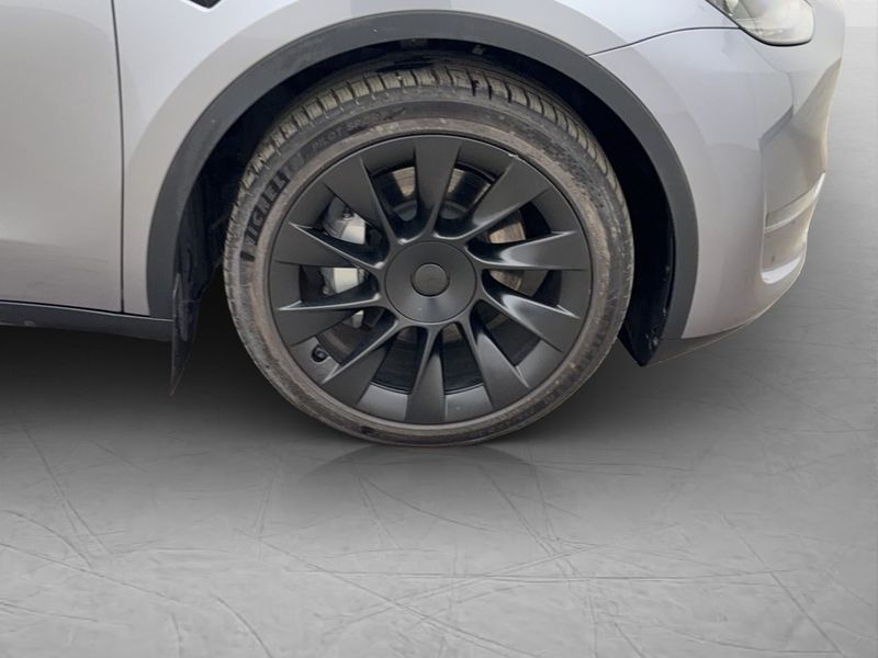 Tesla Model Y bild 35