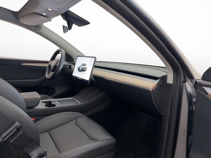 Tesla Model Y bild 16