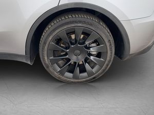 Tesla Model Y bild 33