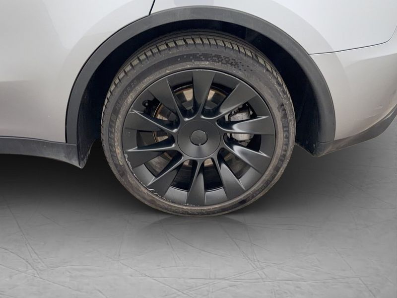 Tesla Model Y bild 33