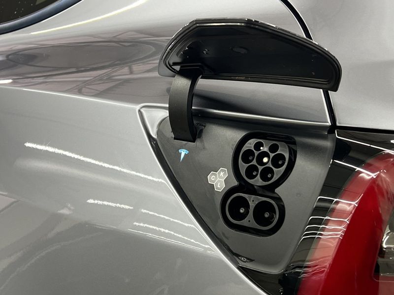 Tesla Model Y bild 36