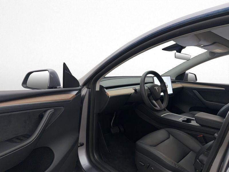 Tesla Model Y bild 11