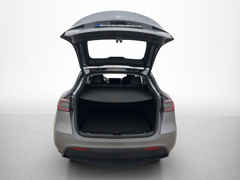 Tesla Model Y bild 30