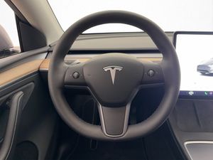Tesla Model Y bild 14