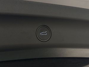 Tesla Model Y bild 31