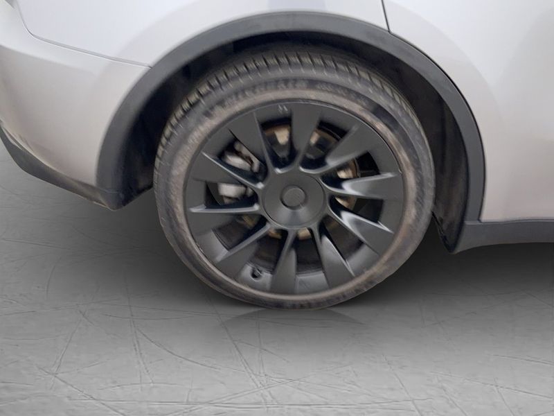 Tesla Model Y bild 34