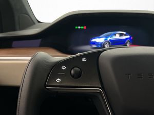 Tesla Model X bild 23