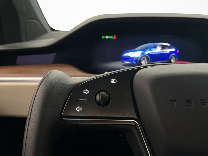 Tesla Model X bild 23