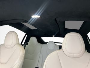 Tesla Model X bild 21
