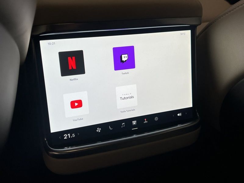 Tesla Model X bild 36
