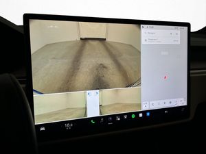 Tesla Model X bild 27
