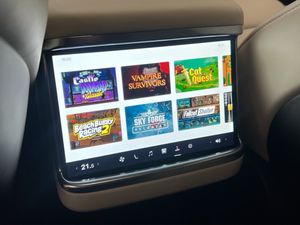 Tesla Model X bild 35