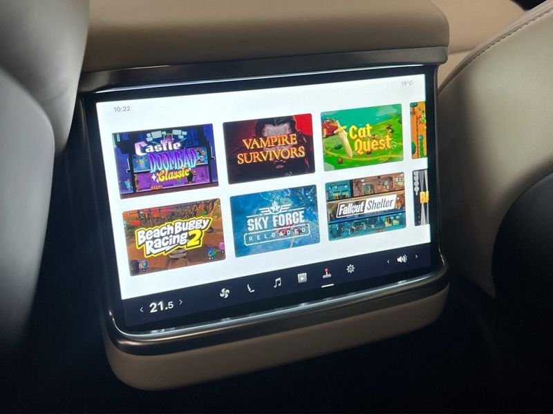 Tesla Model X bild 35