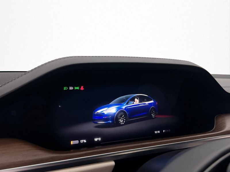 Tesla Model X bild 22