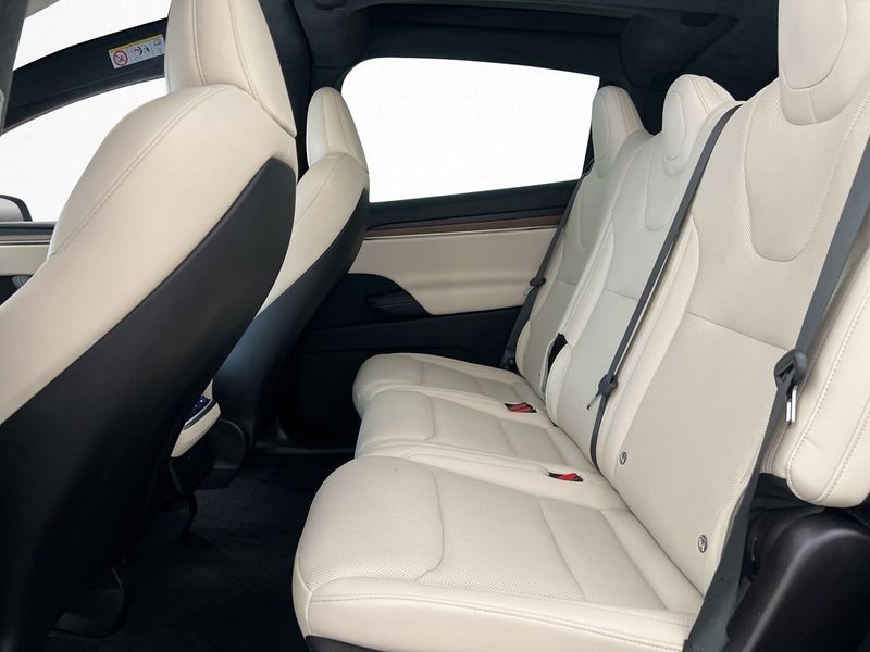 Tesla Model X bild 20