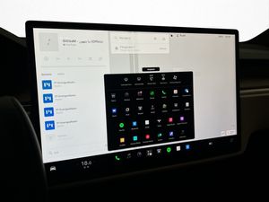 Tesla Model X bild 26