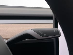 Tesla Model Y bild 22