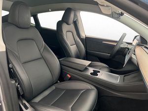 Tesla Model Y bild 16
