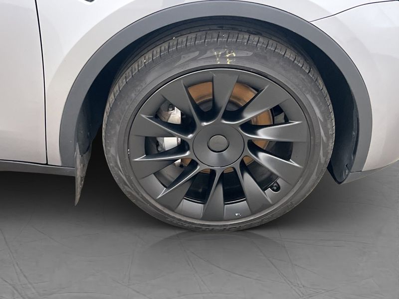 Tesla Model Y bild 35