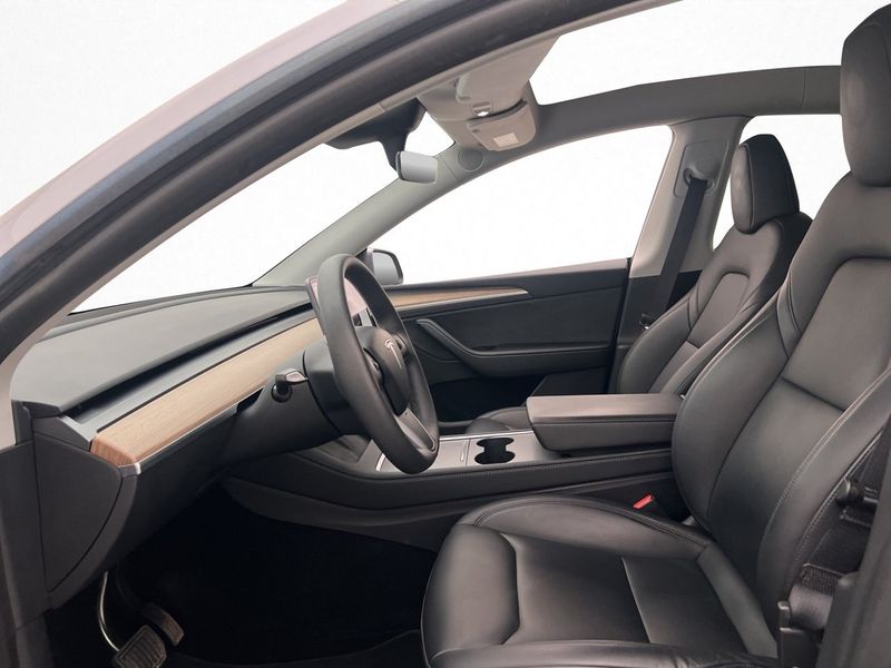 Tesla Model Y bild 13