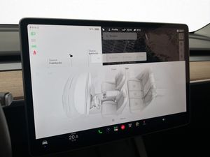 Tesla Model Y bild 27