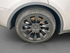 Tesla Model Y bild 33