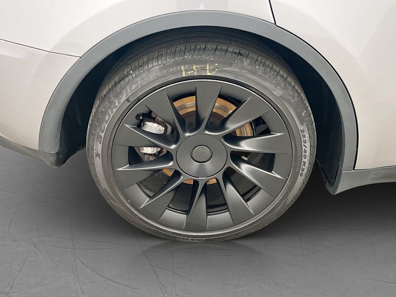 Tesla Model Y bild 33